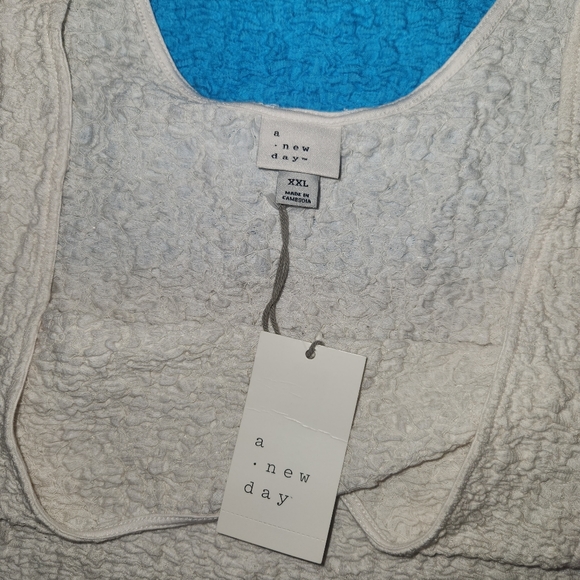 Bundle of 2 Shirred Tank Tops - Picture 3 of 8